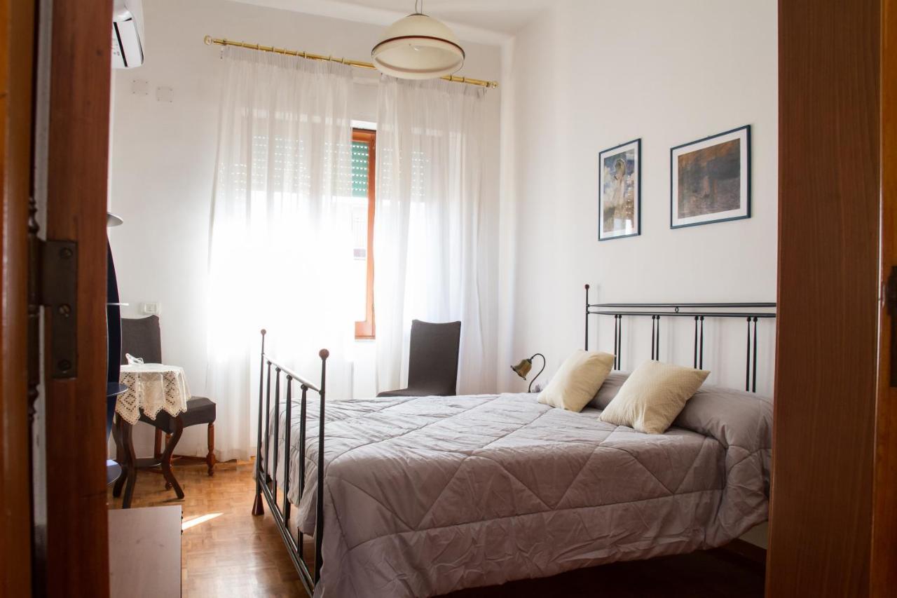 Easy House Bed and Breakfast Νάπολη Εξωτερικό φωτογραφία