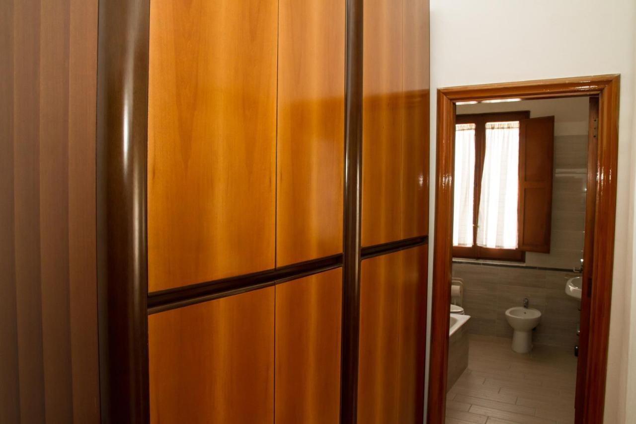 Easy House Bed and Breakfast Νάπολη Εξωτερικό φωτογραφία