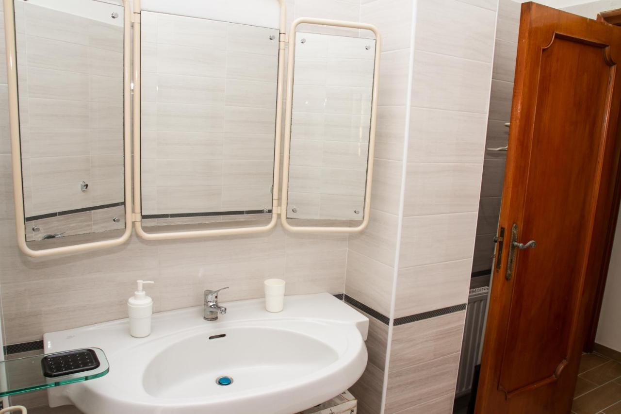 Easy House Bed and Breakfast Νάπολη Εξωτερικό φωτογραφία
